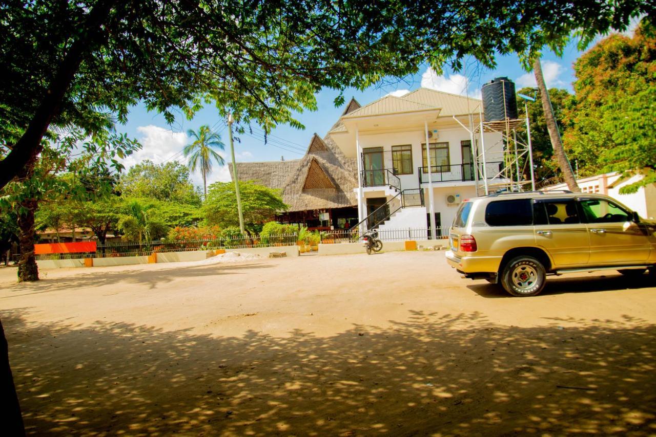 Flamingo Hotel Kinyerezi Dar es Salaam Exteriör bild